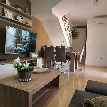 Beautiful Duplex With Jacuzzi