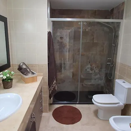 Дом отдыха Beautiful Duplex With Jacuzzi