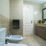 Дом отдыха Beautiful Duplex With Jacuzzi